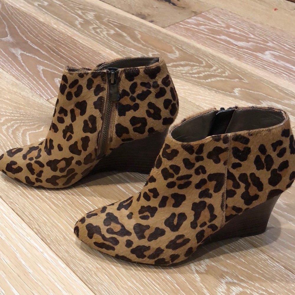 EUC ADRIENNE VITTADINI WEDGE BOOTIES